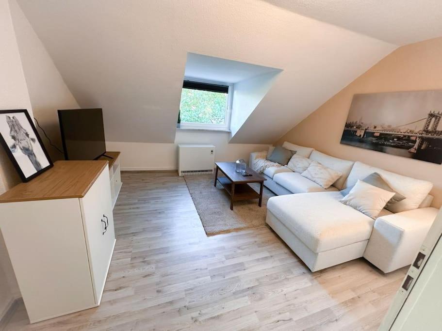 Zentrale Wohnung Fuer 4 Mit Bett Und Schlafcouch Essen Esterno foto