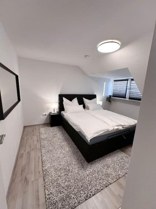Zentrale Wohnung Fuer 4 Mit Bett Und Schlafcouch Essen Esterno foto